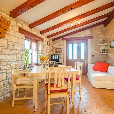 Katalyma 828 Hotel